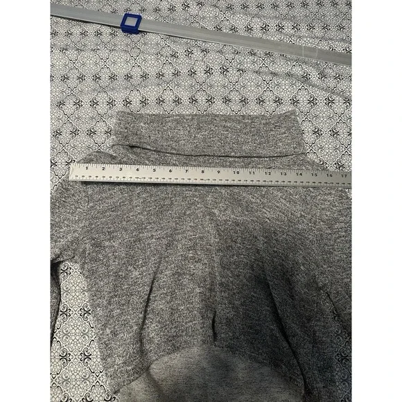 white house black market gray sparkle cropped turtleneck sweater womens XS $129 - Picture 3 of 3